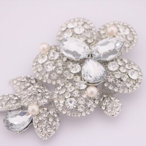brooch for wedding dress belt brooch Rhinestone Brooch wedding hair brooch Silver cake brooch pearl and crystal brooch Bridal sashes brooch