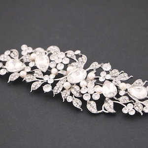 Bridal dress brooch pin Large Wedding brooch pins Crystal and Pearl brooch pin Wedding cake brooch pin Rhinestone brooch pins wedding belt