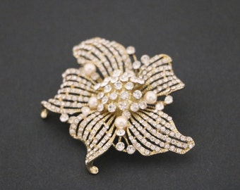 Gold Wedding brooch Pearl and Crystal brooch pin Wedding dress brooch pin Bridal rhinestone brooch Bridal brooch Pearl brooch Cake brooch