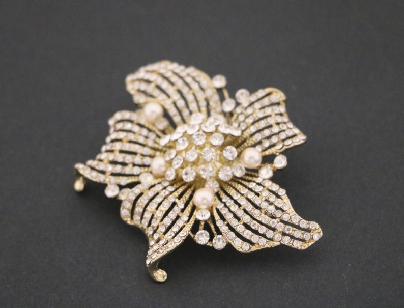 Wedding brooch pin Silver Pearl brooch pin Rhinestone brooch pin Wedding belt dress brooch Wedding hair brooch Bridal accessories brooch pin Brooch & Gold tone