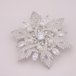 wedding dress broach Silver brooch pin with crystals Gold rhinestone brooch pin pearl and crystal brooch cake brooch wedding dress jewelry
