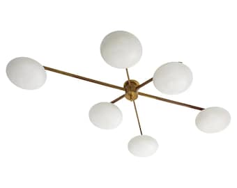 Stilnovo messing kroonluchter met 6 maanvormige verlichting, sputnik plafondlamp