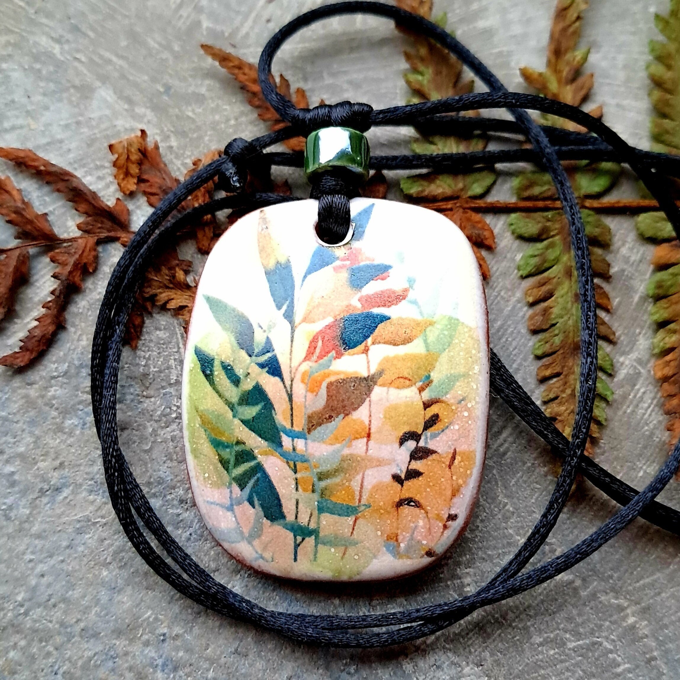 Ceramic necklace hotsell