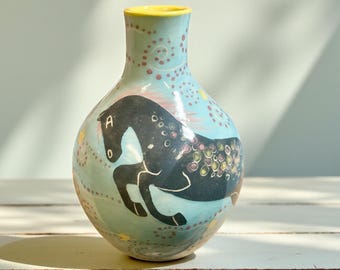 手作り陶器の馬花瓶：月と星、手描きの陶芸アート - Etsy 日本