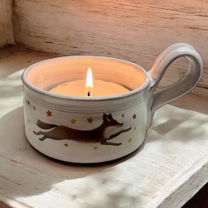 Portavelas de cerámica Fox hecho a mano: diseño de estrellas y luna