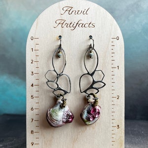 ceramic seashells with barnacles earrings by AnvilArtifacts with a positive negative framework, tidal pool, darkened metal, ceramic jewelry afbeelding 9