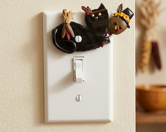 Handgefertigter, einzigartiger Lichtschalteranhänger mit schwarzer Katze zum Erntedankfest, Wanddekoration mit Truthahn