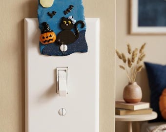 Handgefertigter, einzigartiger, gruseliger Halloween-Lichtschalteranhänger mit Fledermäusen, Grabsteinen und schwarzer Katze