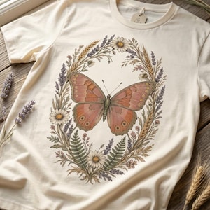 Cottagecore-Schmetterling (PNG), Wildblumenkranz-Shirt-Design, Boho-Schmetterling-Sublimationsdesign, transparenter Hintergrund, kommerzielle Nutzung Bild 1