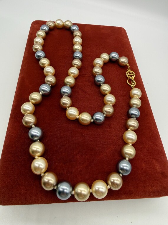 Vintage KJL Kenneth Jay Lane Glass Beaded Necklac… - image 1