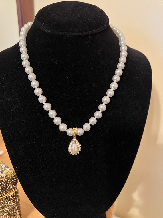 Vintage Marked Roman Pearl Pendant Necklace Versat