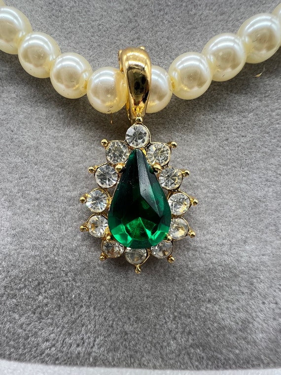 Avon Pearlesque May Emerald Birthstone Necklace &… - image 4