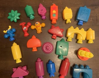 Vintage Fisher Price Pop Onz 22 Pieces Mixed Lot Stacking Building Toy