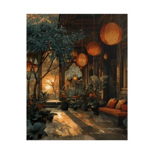 Peut inclure: Un patio extérieur couvert avec plusieurs lanternes en papier orange suspendues au plafond. Un long banc avec des coussins orange est placé contre un mur sombre, entouré de plantes vertes en pot et d'arbres sous un coucher de soleil.