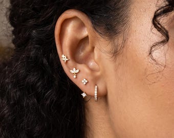 Ensemble de boucles d'oreilles en plaqué or 18 carats, puces d'oreilles en forme d'étoile et de fleur, créoles pavées, bijoux d'oreilles délicats à superposer, cadeau minimaliste céleste