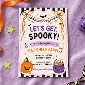 Puede incluir: Una invitación rectangular para fiesta de Halloween con bordes a rayas blancas y negras, cintas naranjas y cadenas moradas. El texto dice: LET'S GET SPOOKY! Join us for a neighborhood HALLOWEEN PARTY, FRIDAY, OCTOBER 29, 6:30 PM - 9:30 PM, THE PARKER HOME, 3 WILLOW STREET, FRANKLIN, Wear your best costume.