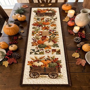 Tischläufer mit Kürbismotiv aus Holzwagen im Ernte-Stil, rustikale Landhaus-Patchwork-Herbstdekoration, gemütliches Thanksgiving-Geschenk für Omas Tisch