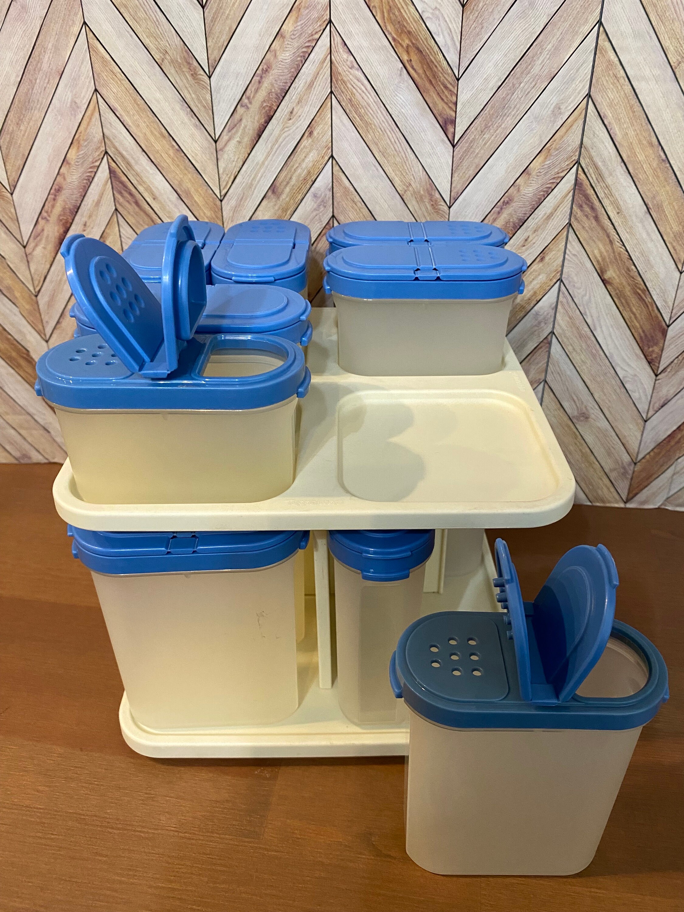 Vintage Tupperware Spinning Tiered Spice Rack #2164A With Blue Top