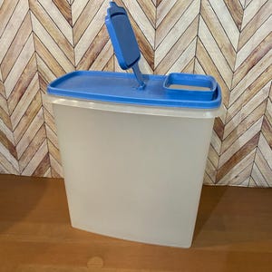 Vintage Tupperware Cereal Keeper 1588 Storage Container With 1589 Blue Lid With Pour Spout