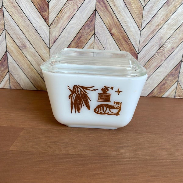 Vintage Pyrex Early American/ Cat Print Fridgie 501