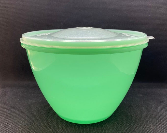 Vintage Tupperware Jadite Green Crisp It Lettuce Keeper With Domed Lid