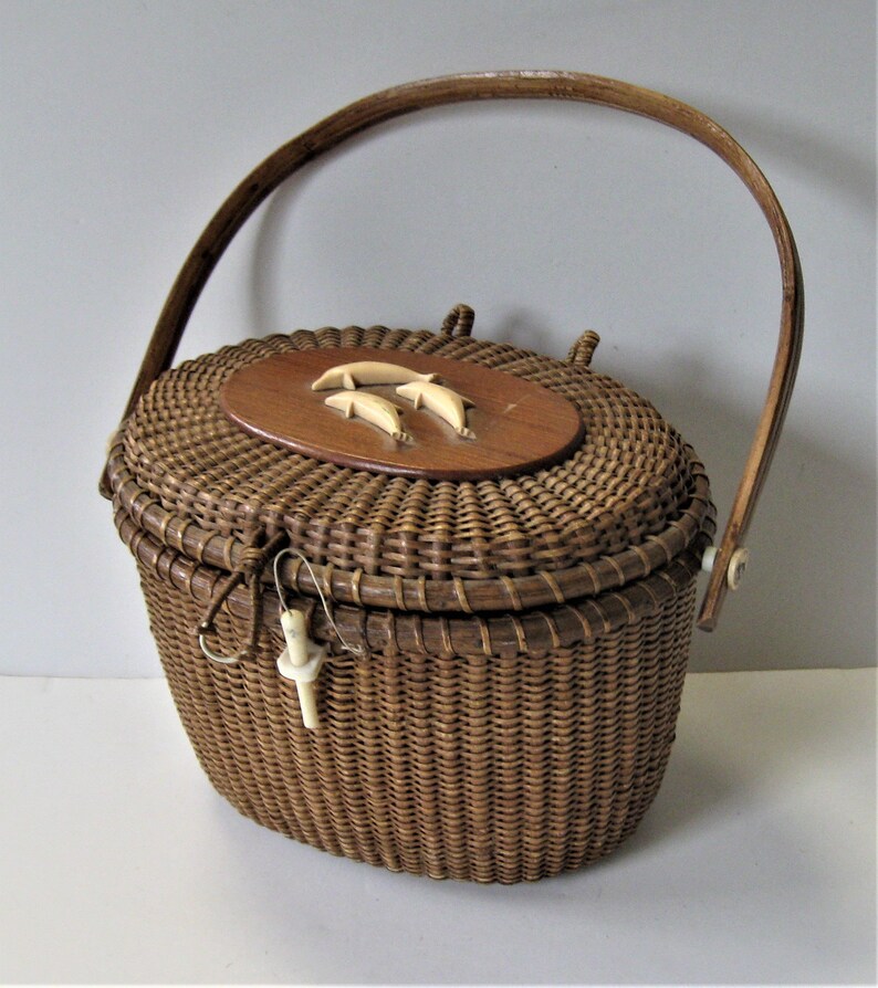 Vintage Farnum Nantucket basket purse, 8 1/2 x 6 1/2, Dolphin and sea gull embellishments, 2 porpoise scrimshaws, wicker signed bucket purse image 1