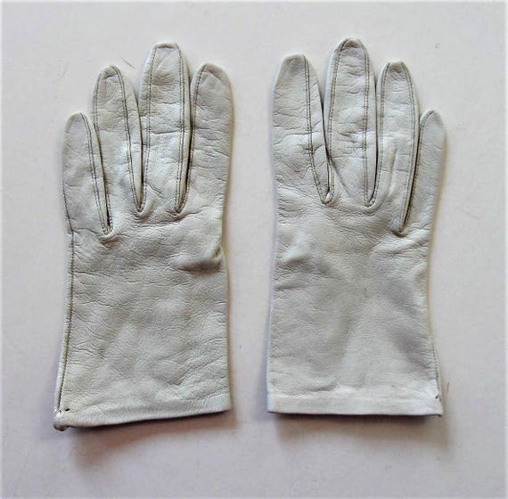 Vintage Short Off White Leather Kid gloves, Miss … - image 5