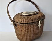 SALE, Vintage hand signed Farnum Nantucket basket purse, 9 quot x 7 tall, good luck penny, Ivorite scrimshaw design, palm tree, golf club house