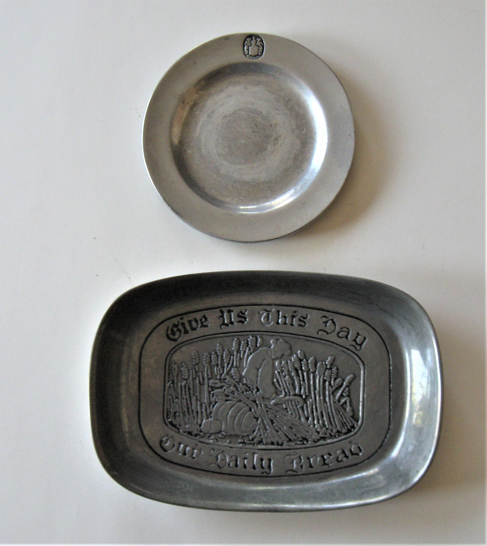 2 Vintage Wilton pewter serving trays round silver tray Etsy