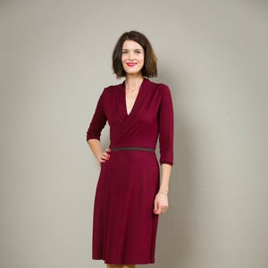 Still-)Dress Sonja with V-neck and folds in bordeaux