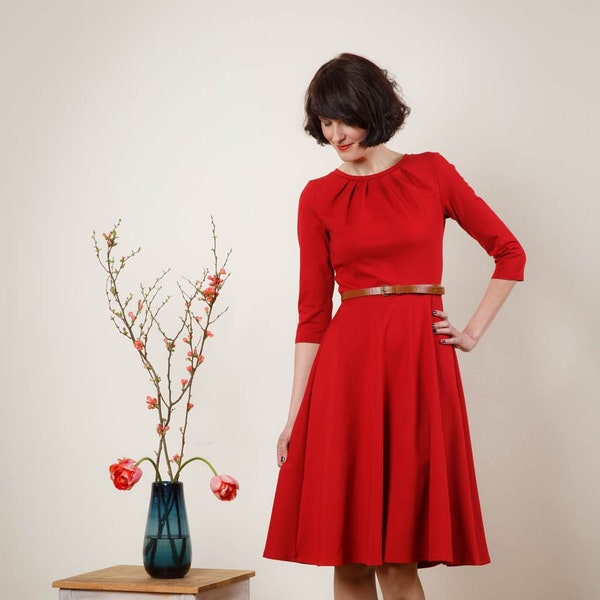Knielanges Tellerrock Kleid Luzia" in rot mit Fältchen