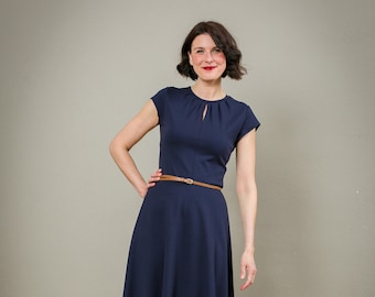 Knee-length circle skirt dress in dark blue with pleats - Olivia