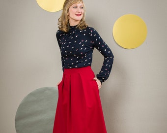 Pleated skirt with pockets in red - Valerie