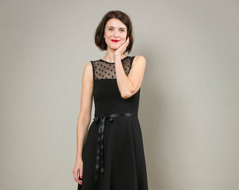 Kleines Schwarzes - Elegantes Kleid in schwarz mit einer Passe aus schwarzem Punktetüll - Luna