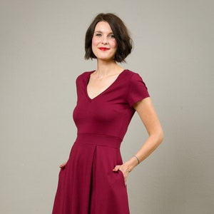 Women's burgundy V-neck midi dress - Adele