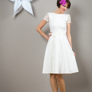 Weddingdress Tiffany, in offwhite image 3