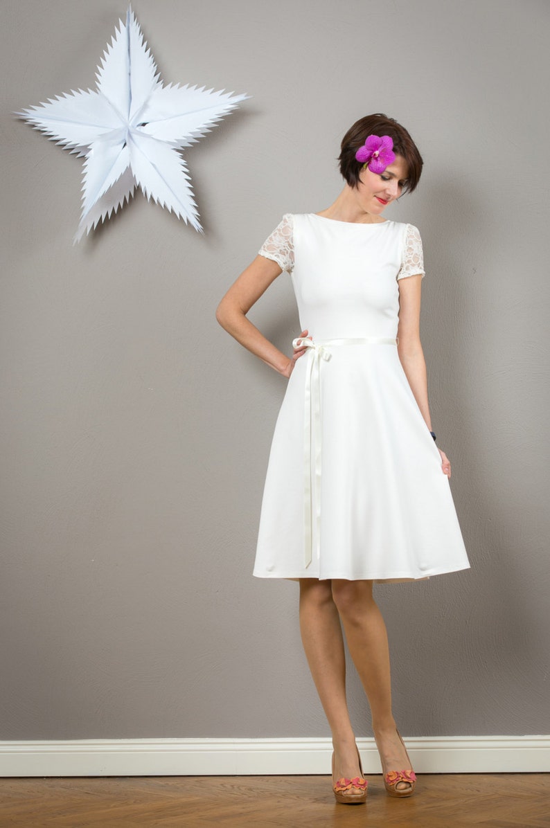 Weddingdress Tiffany, in offwhite image 3