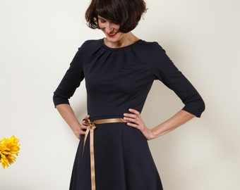 Dress "Elisa", with a round skirt and little falts in navyblue