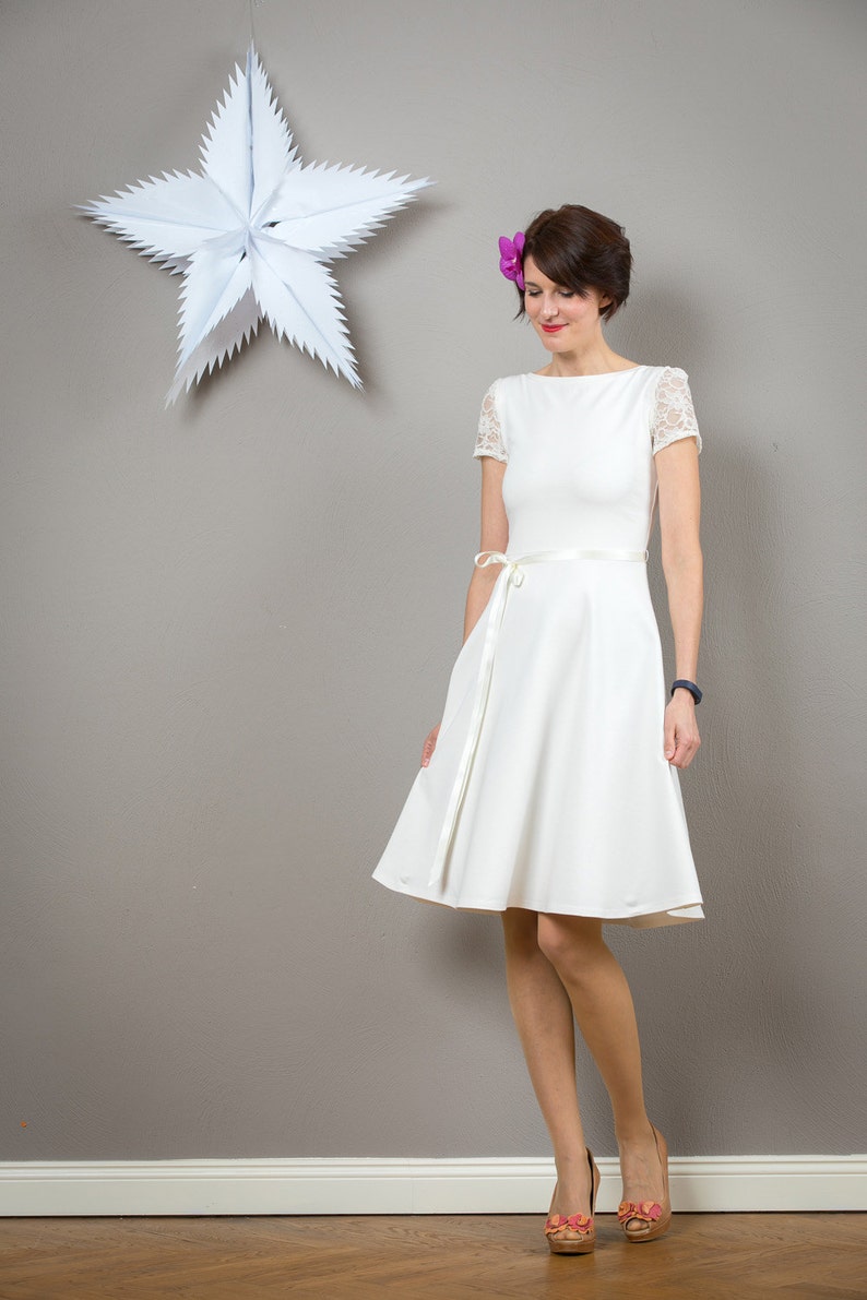 Weddingdress Tiffany, in offwhite image 2