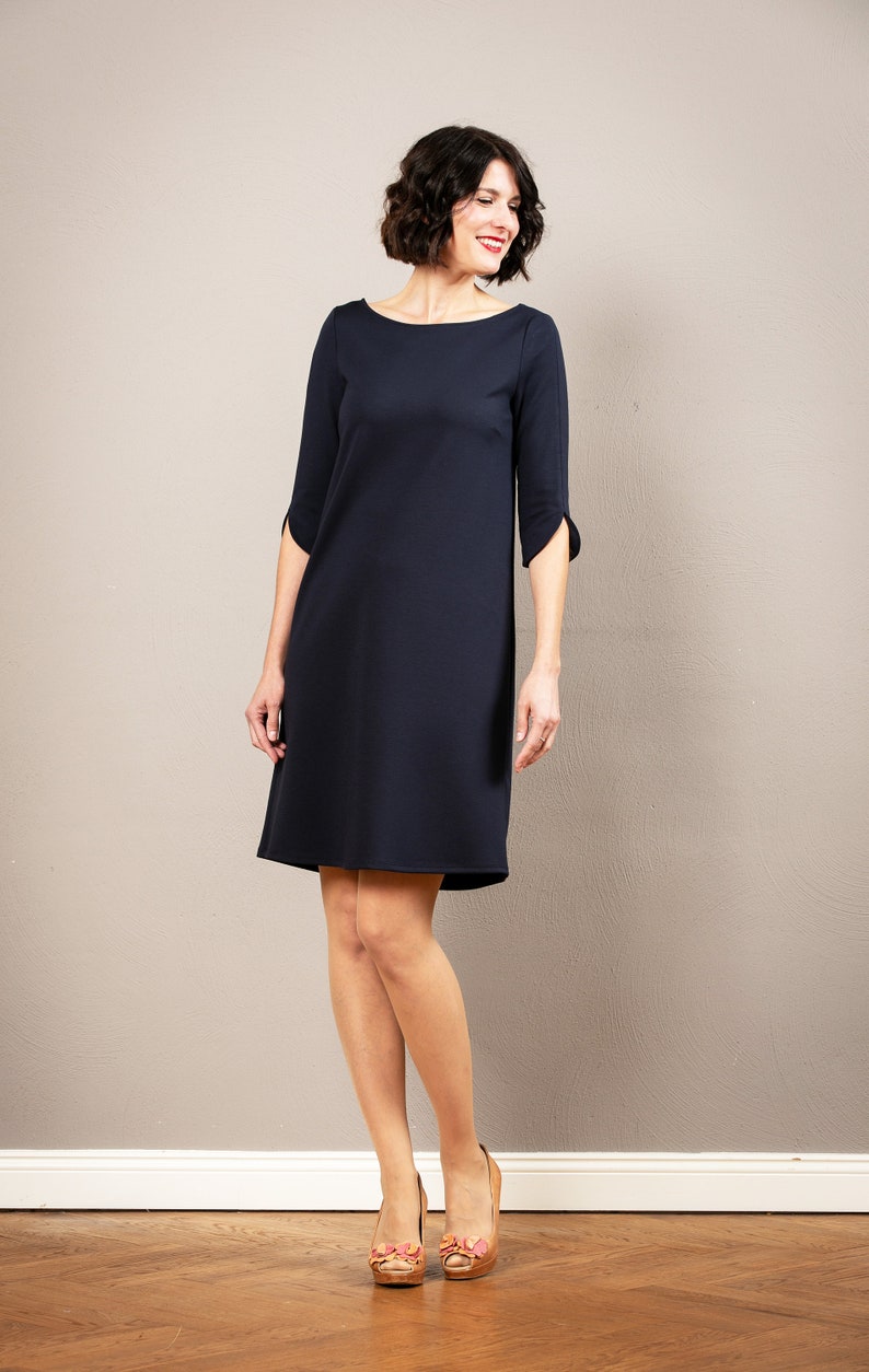 Short, simple A-line dress Charlotta in dark blue image 1