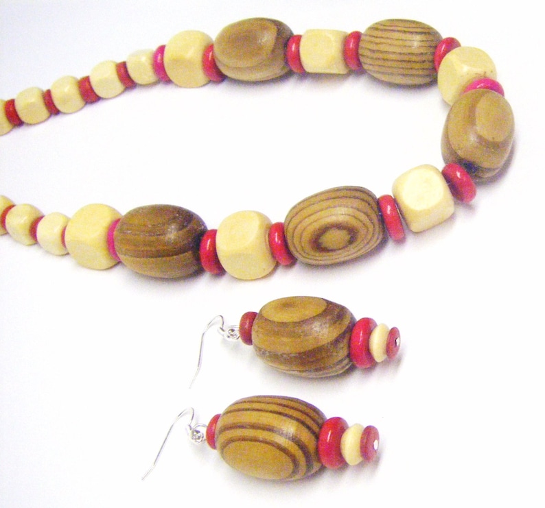 Chunky Natural Oval Wood Beads wRed Disc Bead Necklace /& Earrings Set