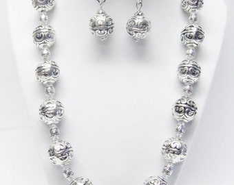 18mm Round Etched Silver Plated Ball Bead Necklace & Earrings Set