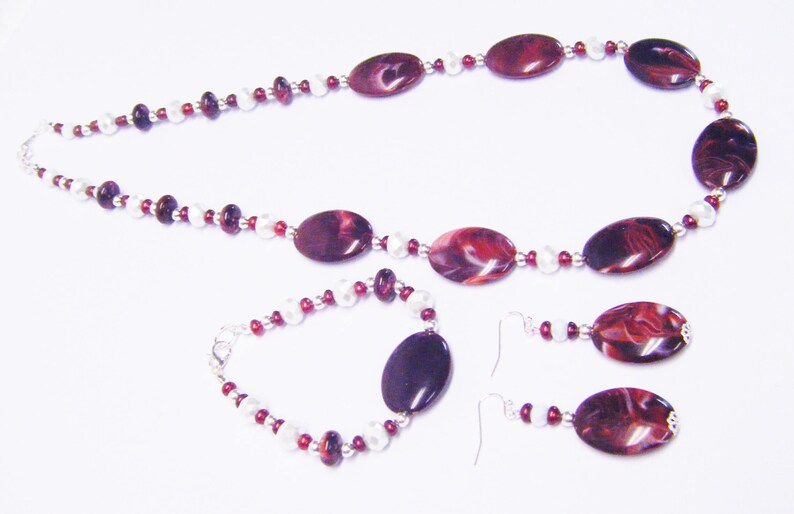 Oval Burgundy Swirl Acrylic Bead NecklaceBraceletEarrings Set