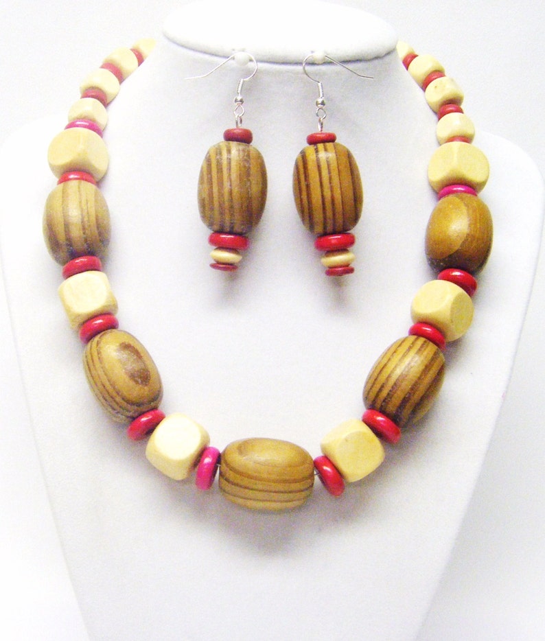 Chunky Natural Oval Wood Beads wRed Disc Bead Necklace /& Earrings Set