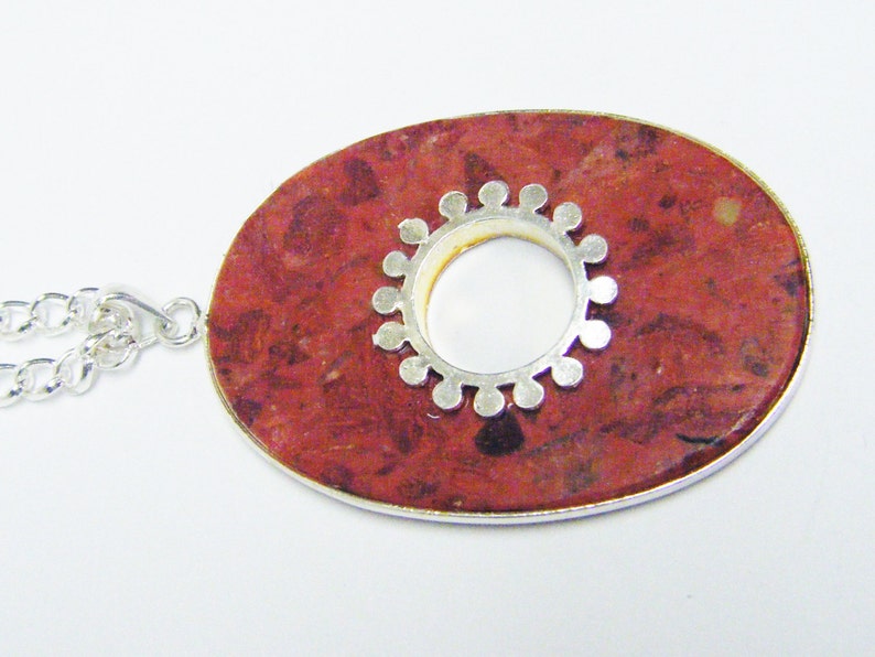 Oval Semi-Precious Coral Stone wHole Pendant Necklac