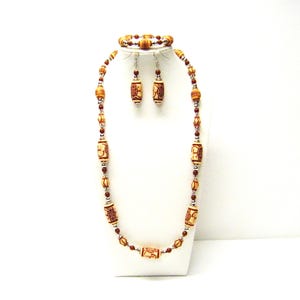 Colar/pulseira/brincos de contas acrílicas de barril com padrões gravados inspirados no afrocêntrico