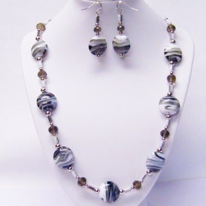 Gray w/White Swirl Glass Disc Bead Necklace/Bracelet/Earrings