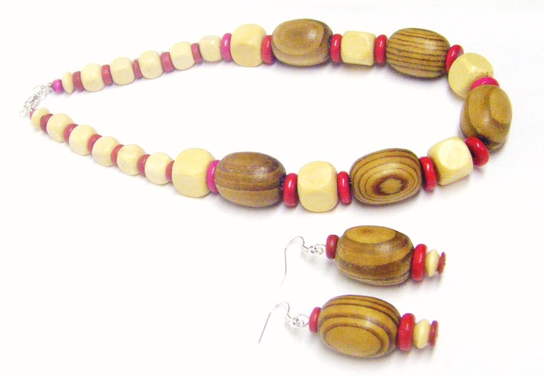Chunky Natural Oval Wood Beads wRed Disc Bead Necklace /& Earrings Set