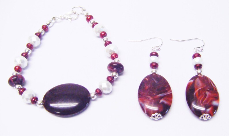 Oval Burgundy Swirl Acrylic Bead NecklaceBraceletEarrings Set