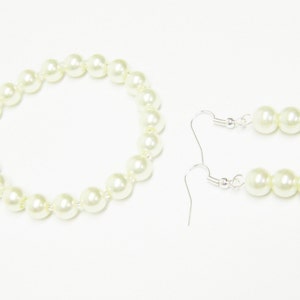 23.5 Inch Ecru Glass Pearl Necklace/Bracelet/Earrings Set image 5